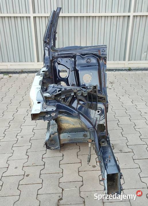 MERCEDES W205 SEDAN ĆWIARTKA PODŁUŻNICA PRAWY osobowe Zestawy części blacharskich Zestawy części blacharskich