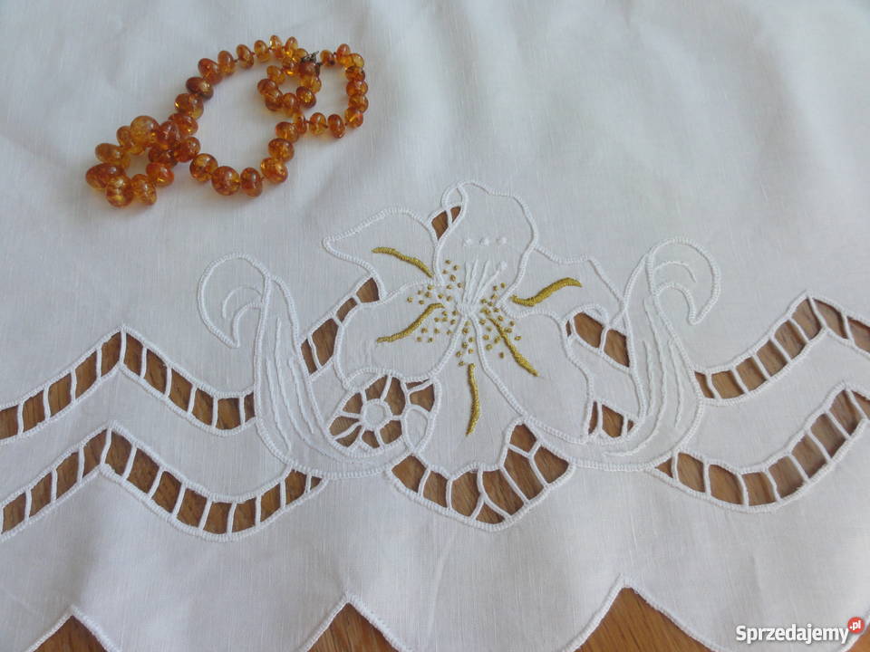 Obrus z lilią złoty srebrny ręcznie wykonany lubelskie