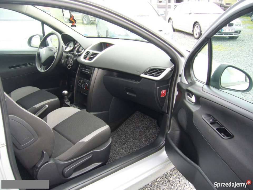 Nieuszkodzony Peugeot srebrny Motoryzacja Wolica Pusta