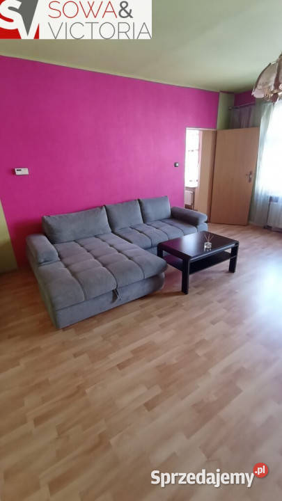 Mieszkanie w bocznej ulicy śródmieścia piwnica Wałbrzych