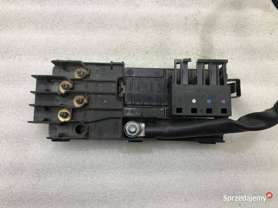 SKRZYNKA BEZPIECZNIKÓW MERCEDES EKLASA W211 0209