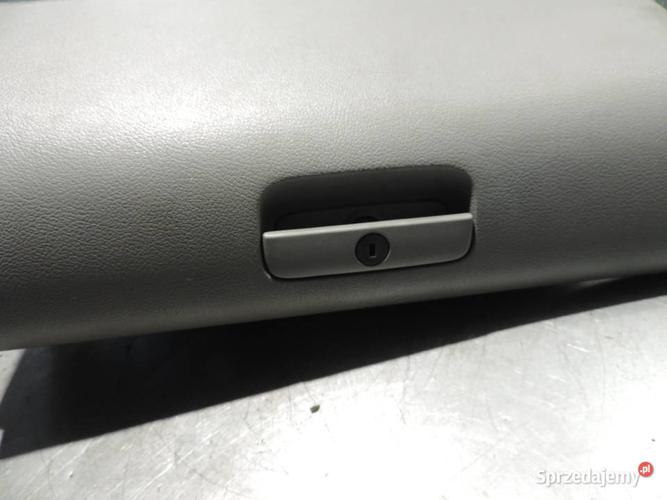 SKODA OCTAVIA I SCHOWEK PASAŻERA małopolskie Nowy Sącz