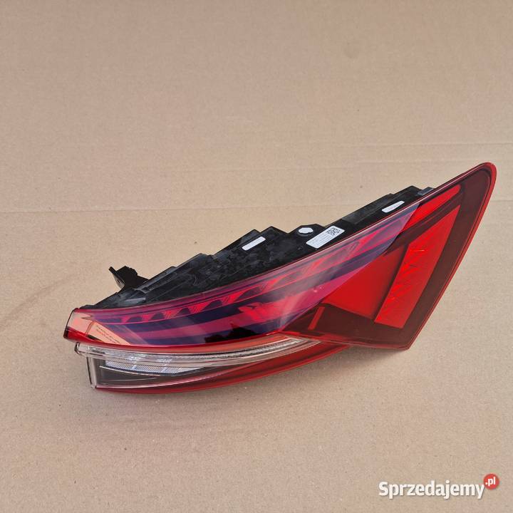 SKODA KODIAQ LIFT LAMPA PRAWY TYŁ IDEALNA Lampy tylne Bieleń