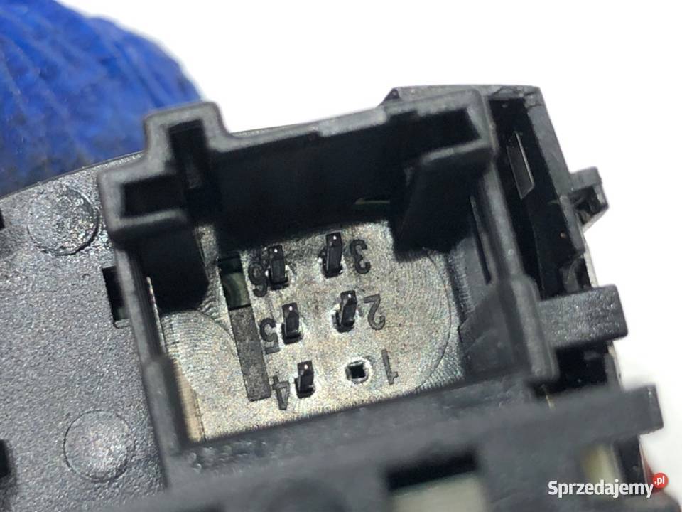 WŁĄCZNIK ŚWIATEŁ AWARYJNYCH BMW G30 9423271 Panele sterowania, przełączniki