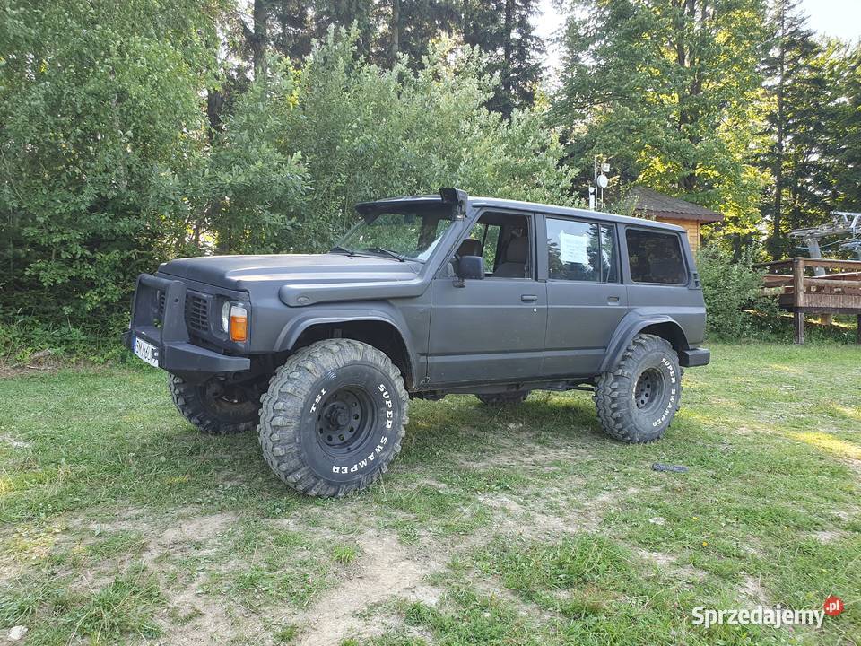 Nissan Patrol Y60 seria 28 D rozmiar kół 38 cala Lesko