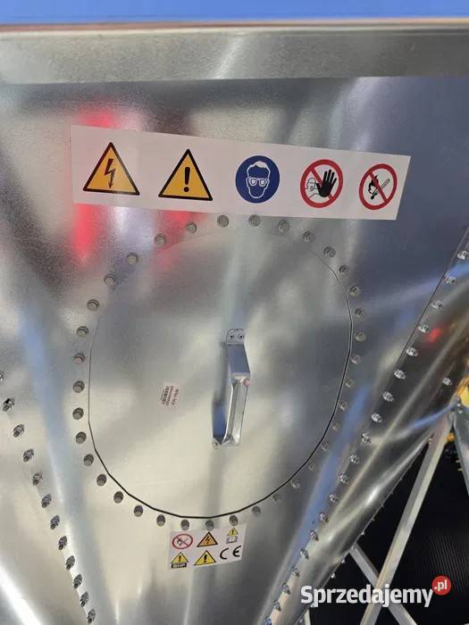 Silos paszowy lejowy o ładowności 8t PRODUCENT Kruszyna