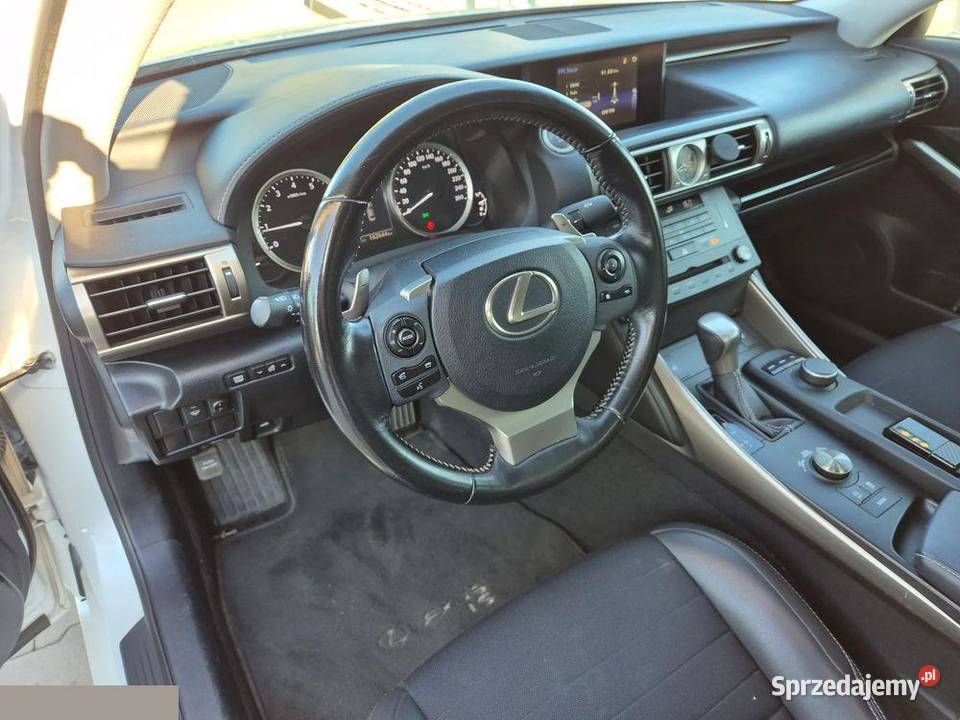 Lexus IS 200t Elegance 20 Benzyna 245 2016r Sedan / Limuzyna Milanówek sprzedam