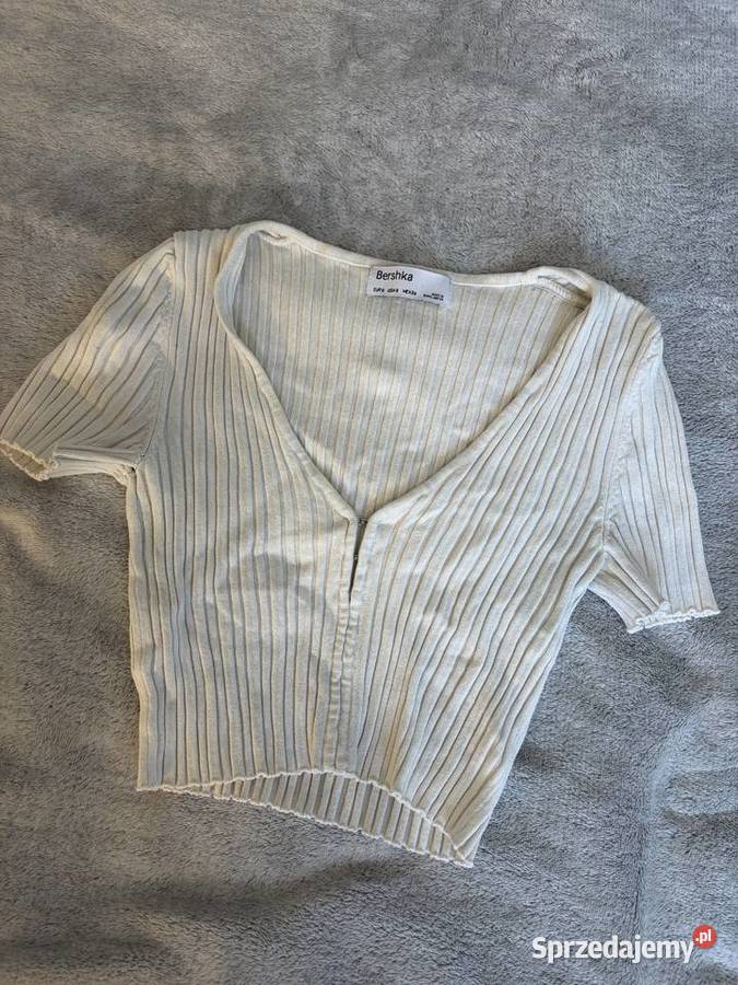 Biała bluzka koszulka crop top z krótkim rękawem podkarpackie