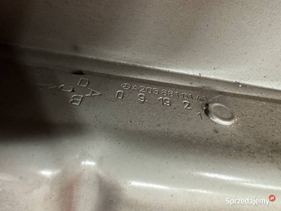 BŁOTNIK LEWY MERCEDES CKLASA W205 PRZÓD PRZEDNI automatyczna Lubin sprzedam