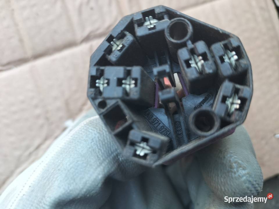 KOSTKA STACYJKI AUDI 4A0971975 Kamień-Kolonia