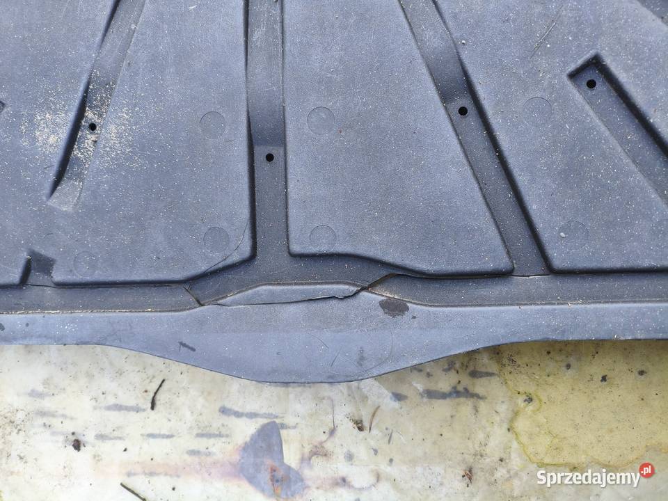 Mercedes 190 W201 podłoga bagażnika osłona koła Karoseria