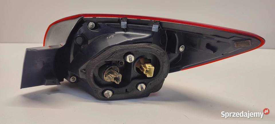 MAZDA 3 LAMPA LEWY TYŁ B45D51160