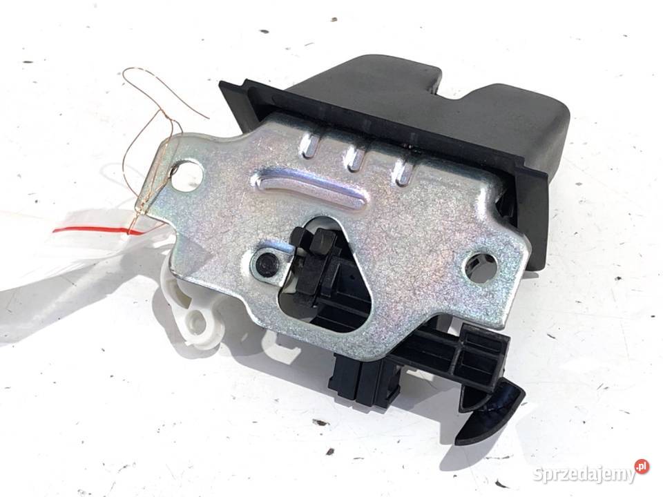 ZAMEK KLAPY TYŁ VW GOLF VIII Kombi 2GA827505A