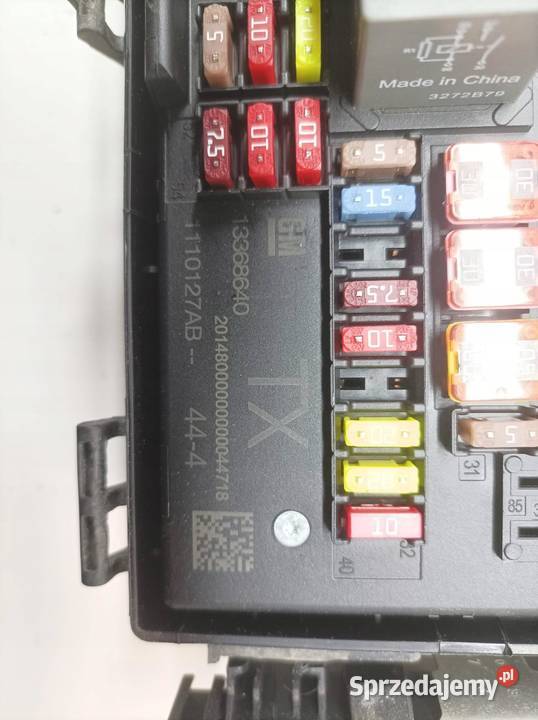 SKRZYNKA BEZPIECZNIKÓW 13368640 TX 14 B 140 Opel osobowe