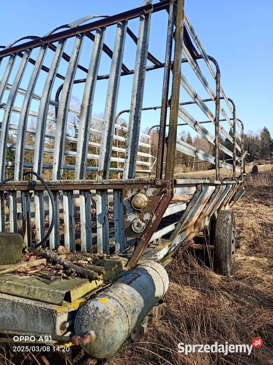 Zbierająca do zielonki siana słomy przyczepa do Szypliszki