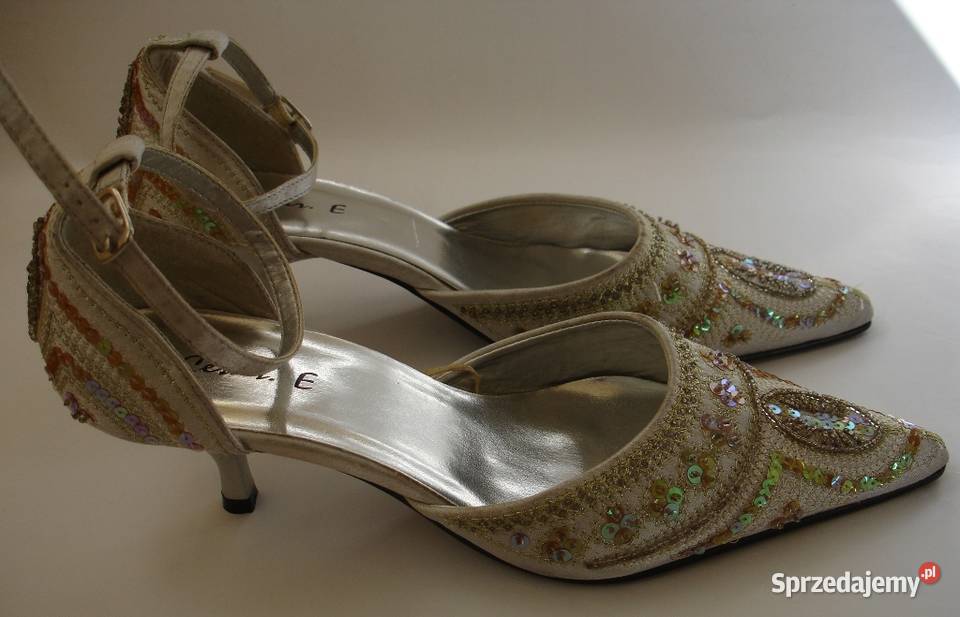 CESARE E Pantofle baleriny na obcasie na Zbylitowska Góra