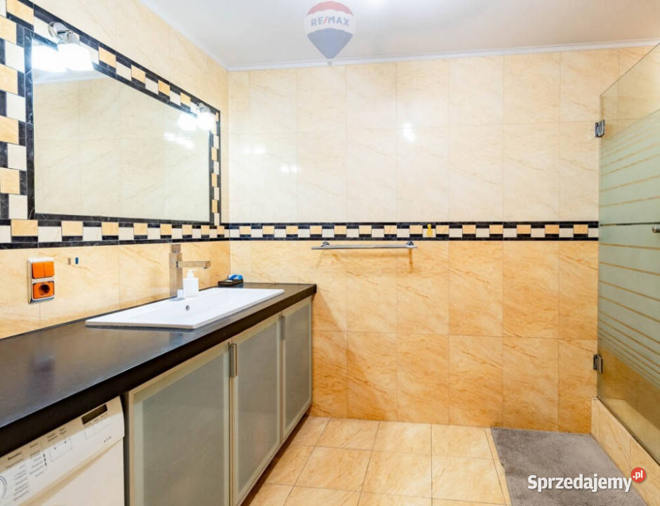 Posiadłość z potencjałem mieszkalnobiznesowym Józefów sprzedam