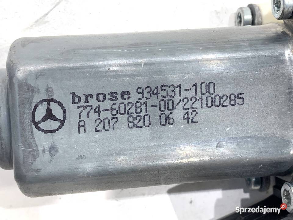 PODNOŚNIK SZYBY PRAWY TYŁ MERCEDES C218