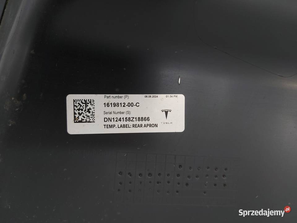 TESLA MODEL Y 2024r MASKOWNICA PODSZYBIE PRZÓD