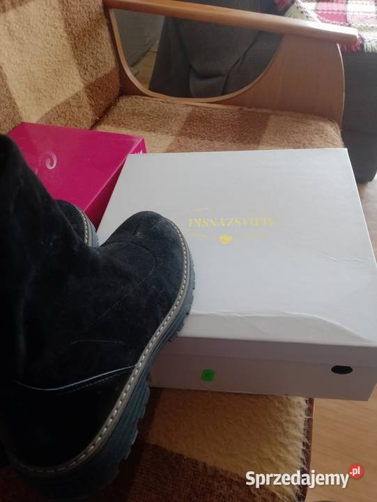 Czarne botki łódzkie