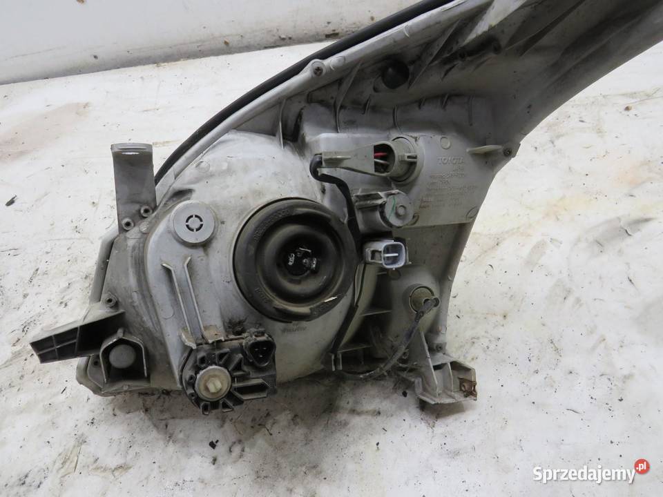 LAMPA PRAWA PRZEDNIA PRZÓD LAND CRUISER 120 osobowe Lampy przednie