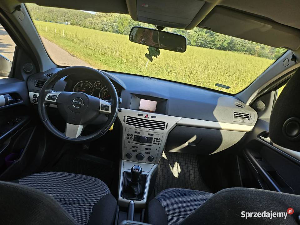 Opel astra H kombi 17 Rumia