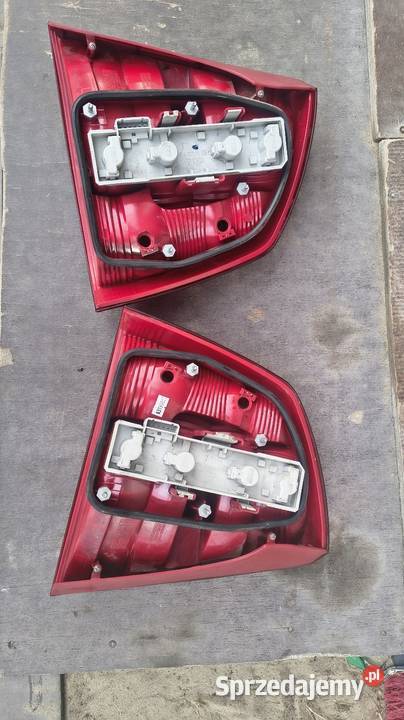 Progi i lampy tylne skoda octavia 2 Kąty
