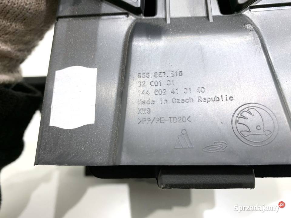 SCHOWEK KIEROWCY SKODA KAROQ Hatchback 57B857923 sprzedam