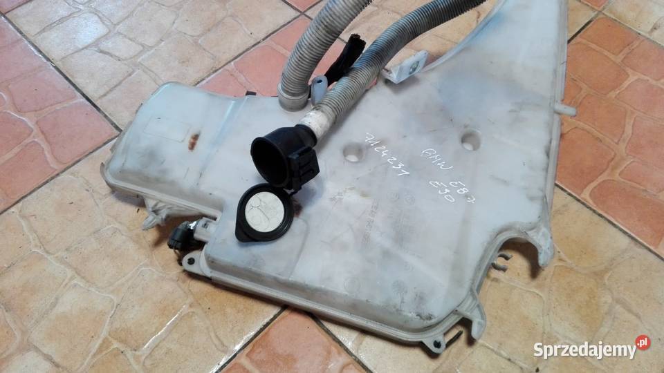 ZBIORNIK SPRYSKIWACZY BMW E87 E90 E91 7124231 Kiełczyna