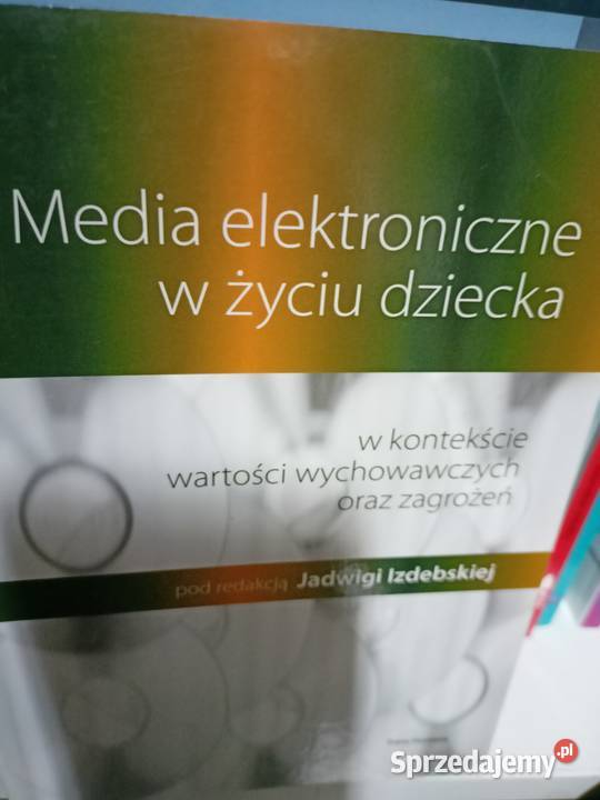 Media elektroniczne w życiu dziecka podręczniki szkolne Prag