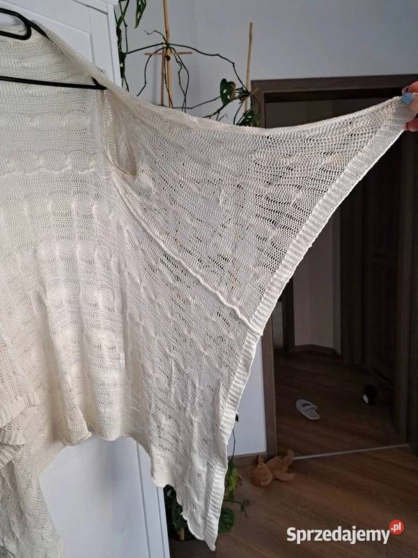 Ażurowy kardigan Diverse S romantyczny styl i Trąbki Wielkie