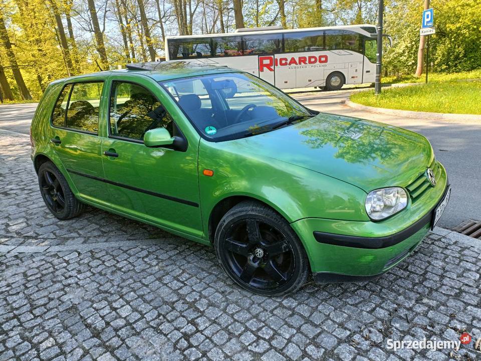 Golf 4 benzyna z klimatyzacją ładny Alus Kłodzko