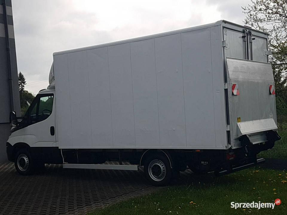 Iveco Daily 35S15 WINDA 8EP KONTENER 422x211x214 śląskie Poręba