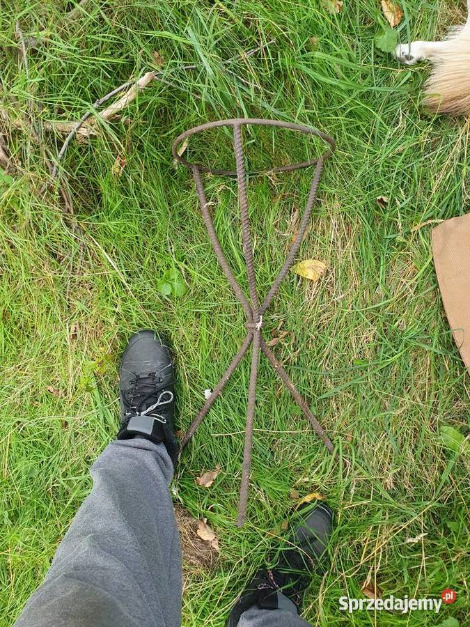 Stojak stelaż trójnóg żeliwny okrągły na kwiaty Antyki mazowieckie sprzedam