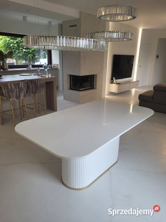 Stół COMODO II złoty dekor pod nogą jadalnia Gierałtowiczki