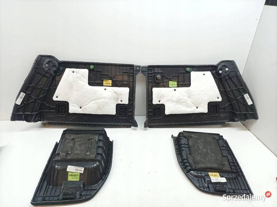 TAPICERKA BOCZEK BAGAŻNIKA LEWY PRAWY KOMPLET świętokrzyskie