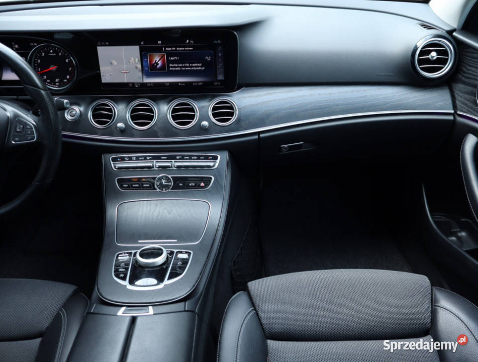 Mercedes E E 200 Piaseczno