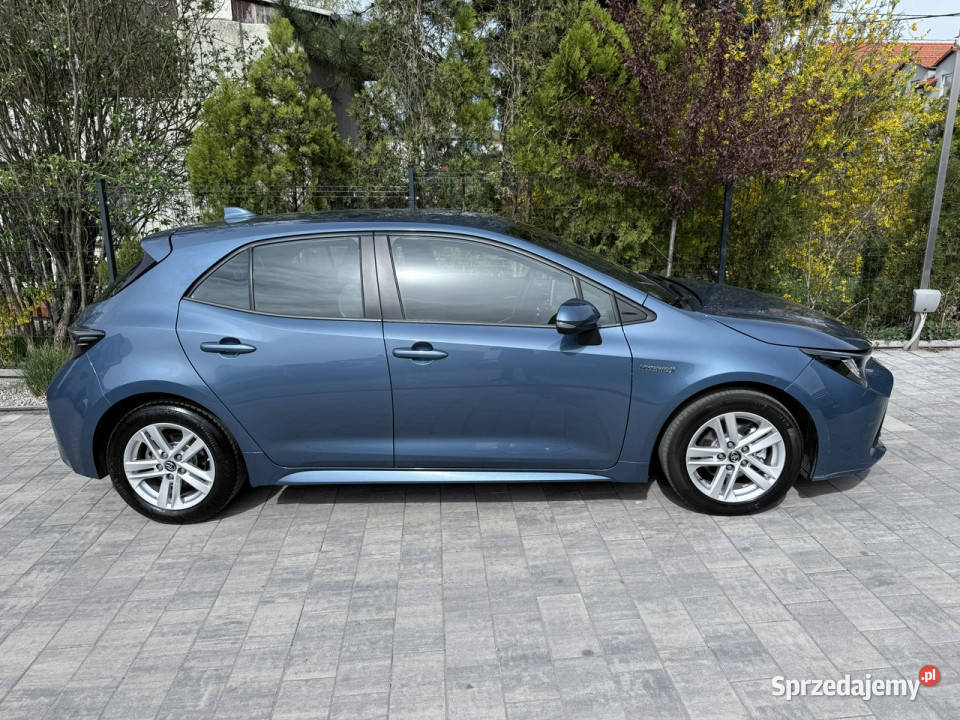 Toyota Corolla Hybryda niski przebieg oryginalny wspomaganie kierownicy Corolla sprzedam