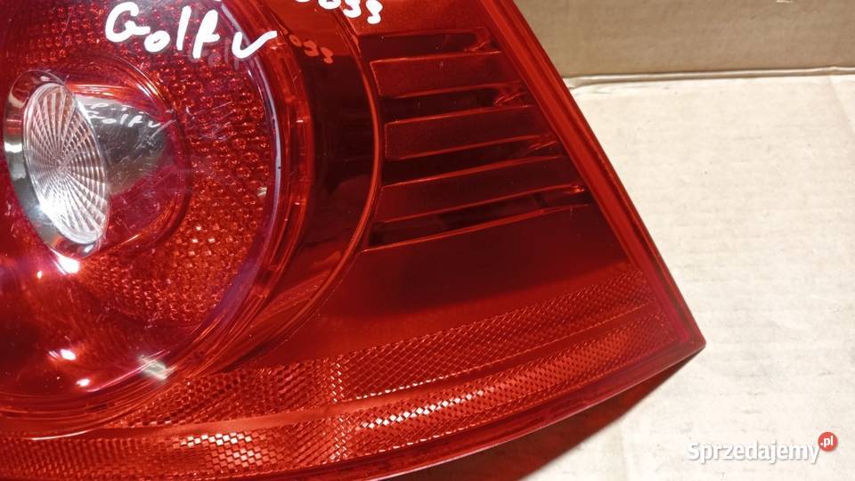 VW GOLF V HB LAMPA TYŁ PRAWA