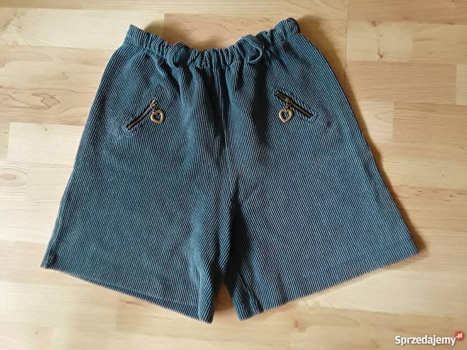 Shorty zielone z materiału przypominającego Pozostałe Warszawa