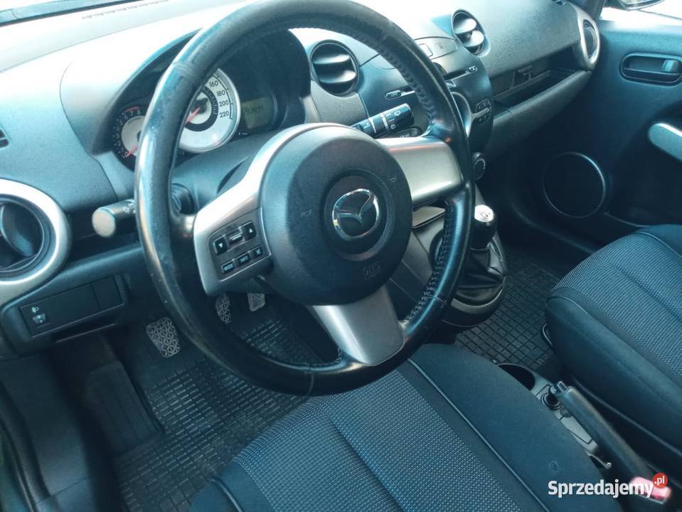 Mazda 2 benzyna 13 silnik Hatchback Samochody osobowe Huta Krzeszowska