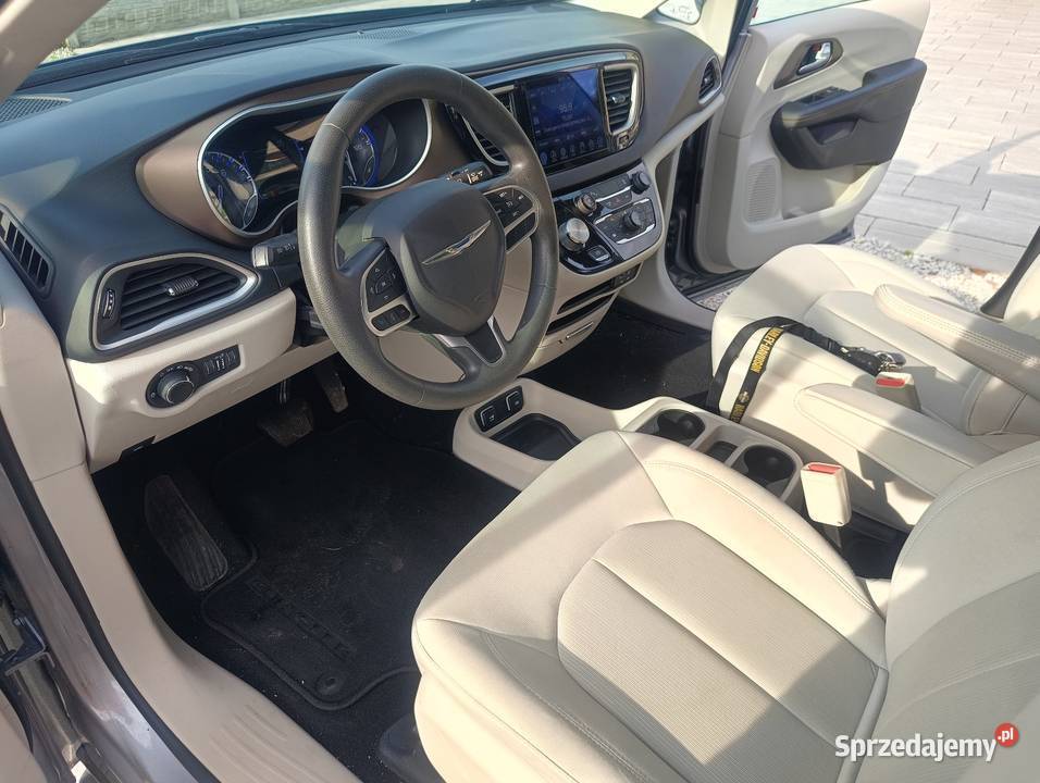 Chrysler Pacifica 36 V6 8 Osób Zarejestrowana CD wielkopolskie Gostyń