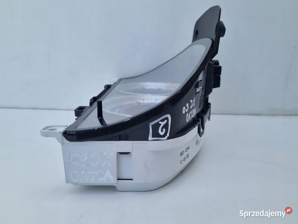 Volvo XC60 24 D5 diesel LICZNIK ZEGARY RDESING