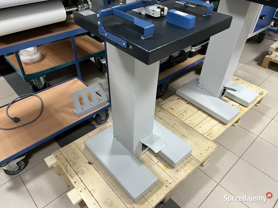 Nitownica Hang 10220 postument Radom