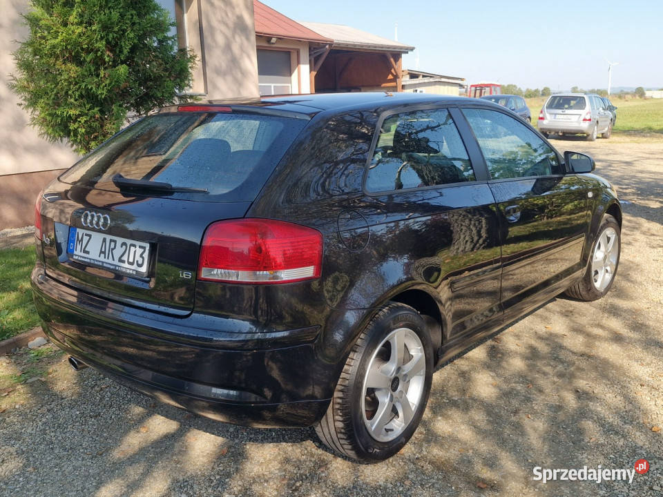 Audi A3 3drzwiowe 16 102 BENZ alu klimatronik czarny Rymanów
