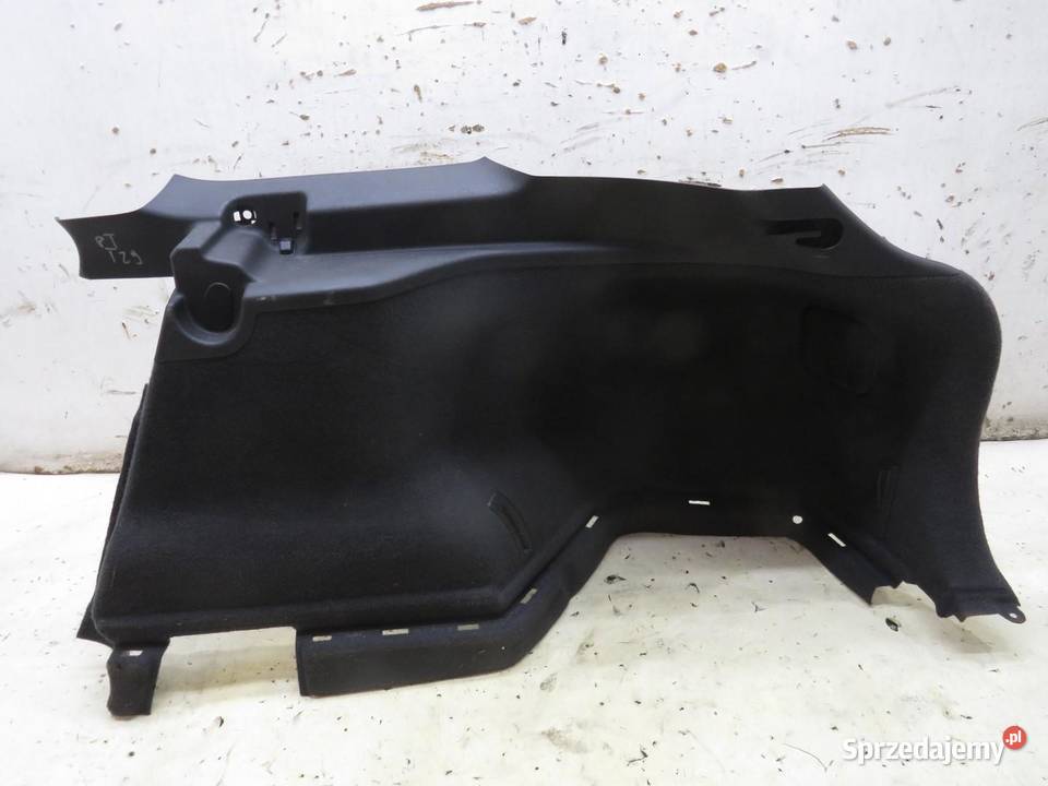 BOCZEK BAGAŻNIKA PRAWY AVENSIS T27 T29 KOMBI sprzedam
