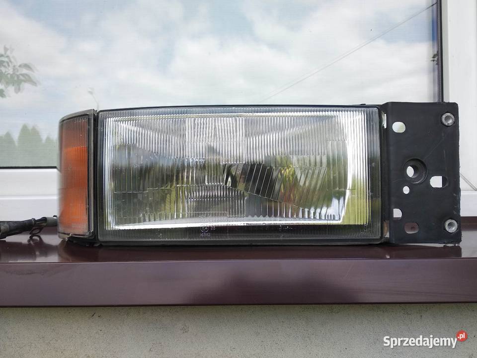 Iveco Eurocargo I 1 lampa przednia prawa dostawcze Sieradz sprzedam