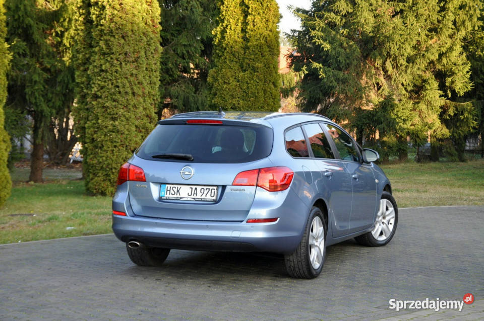 Opel Astra 16T180Duża NaviGrzane serwisowany w ASO