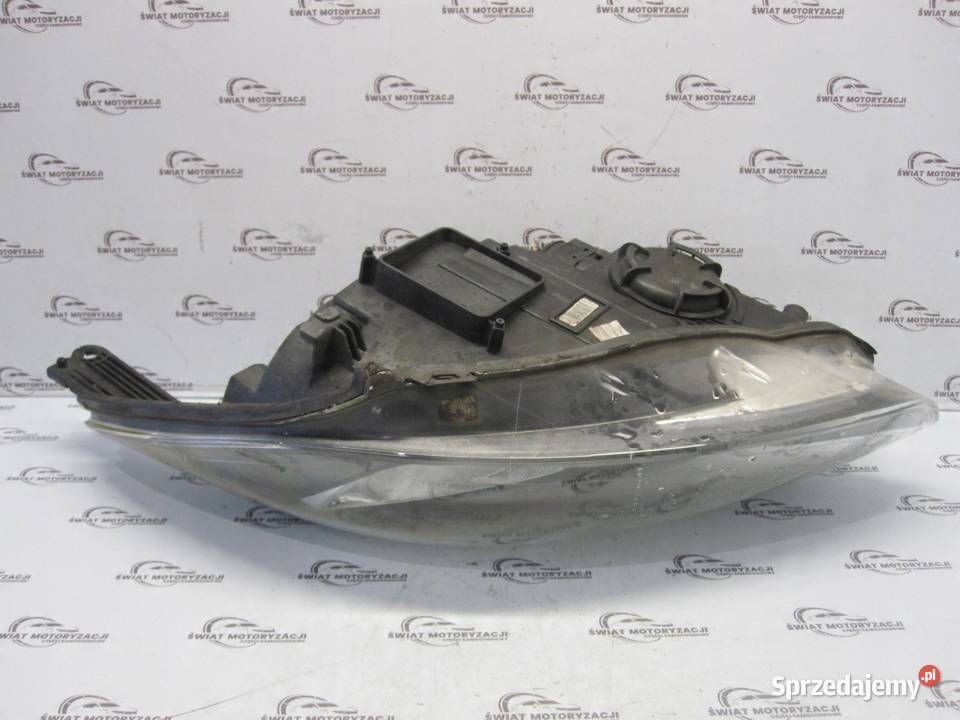 FORD FOCUS MK3 III lampa lewa przód BM5113W030