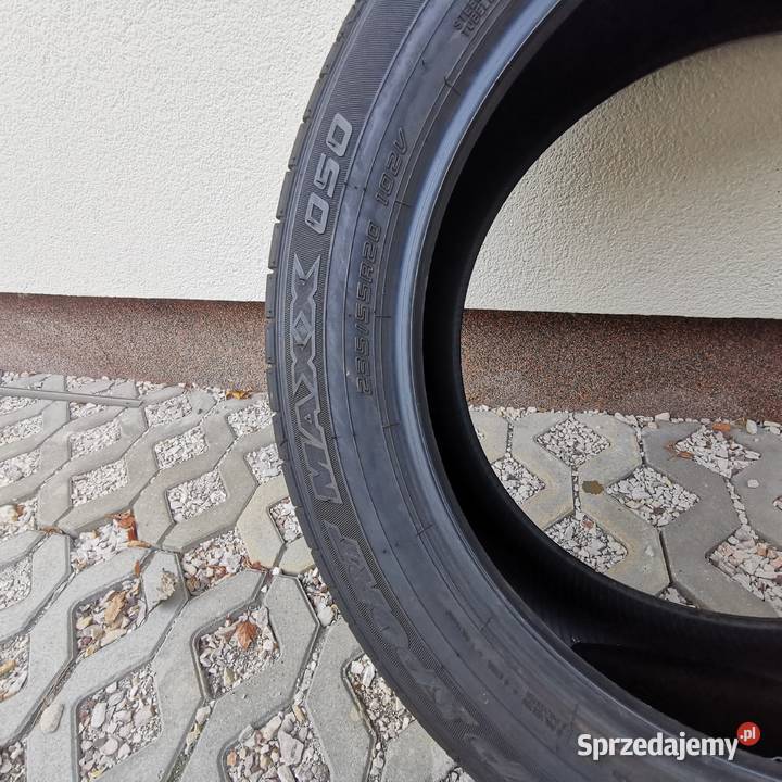 Opona 235 55 R20 Dunlop 1